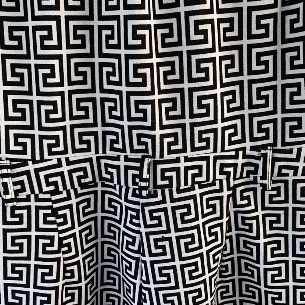 Elegant Black and White Geometric Jumpsuit - Picture 9 of 12